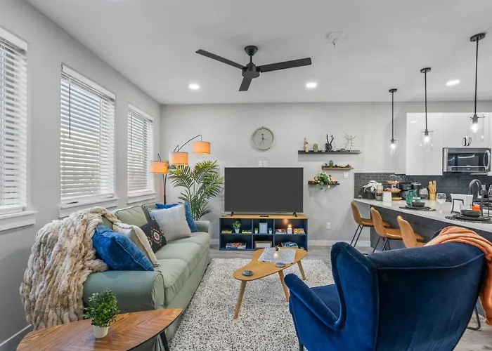 Elegant 2bd Townhome 7th St Walkable Fort Worth