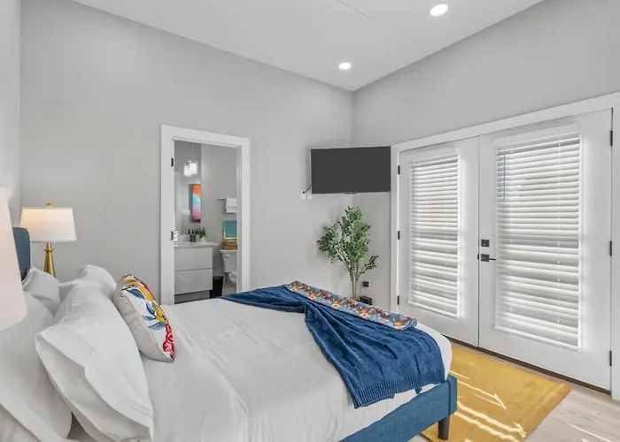 Elegant 2bd Townhome 7th St Walkable Ferienhaus *
