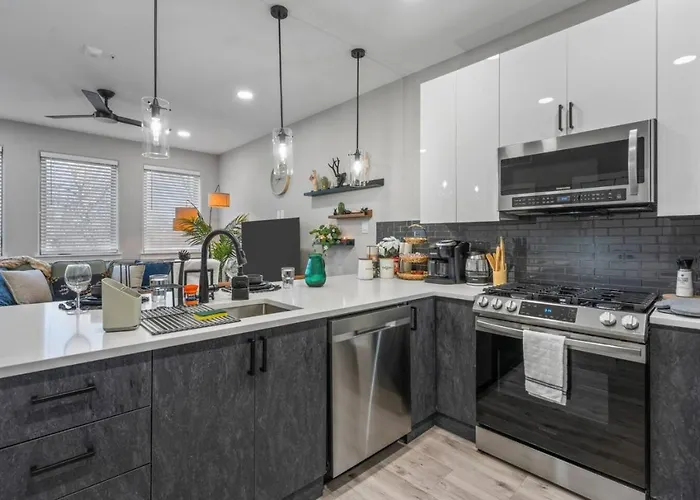 Ferienhaus Elegant 2bd Townhome 7th St Walkable *