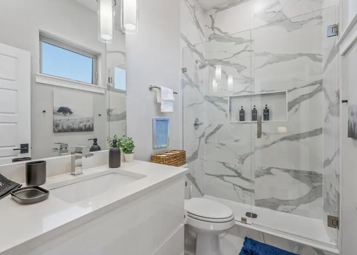 Elegant 2bd Townhome 7th St Walkable Ferienhaus *