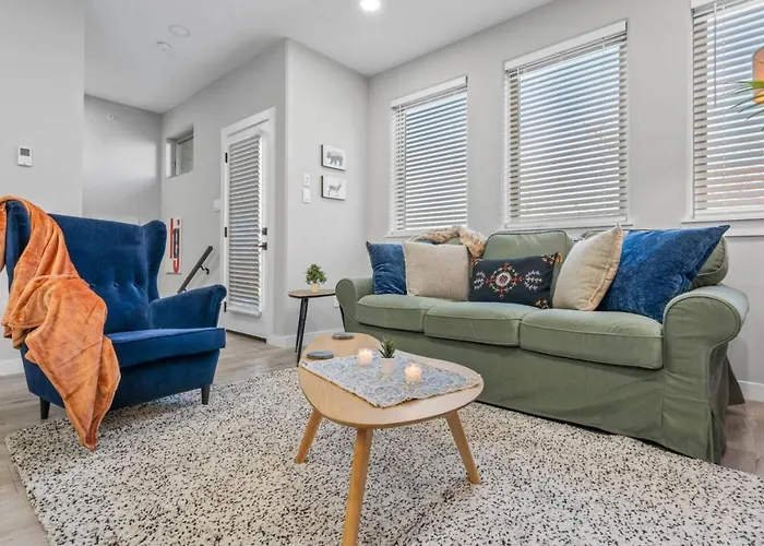 Elegant 2bd Townhome 7th St Walkable Fort Worth