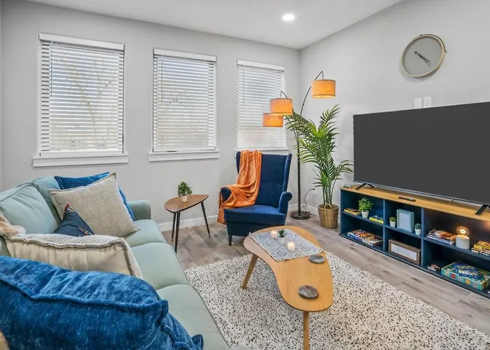 Ferienhaus Elegant 2bd Townhome 7th St Walkable *